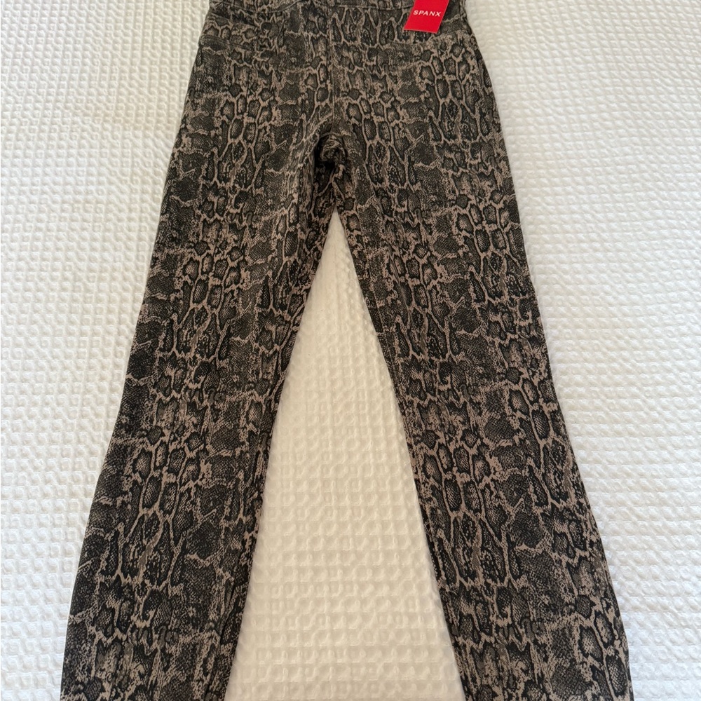 SPANX Black and Gray Snake Print Leggings